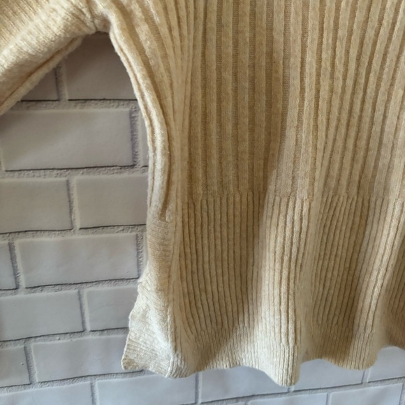 Time & Tru sweater Size Medium - Picture 4 of 8